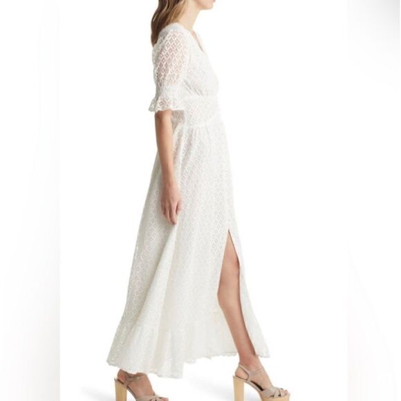 Vici With buttons all down the front and a gorgeous lace overlay - Picture 7 of 9